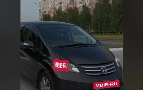 Honda Freed I, 2010 год, 750 000 рублей, 3 фотография
