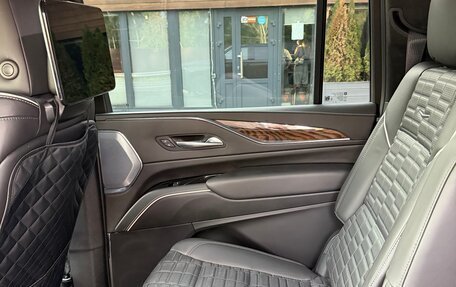 Cadillac Escalade V, 2023 год, 11 750 000 рублей, 21 фотография