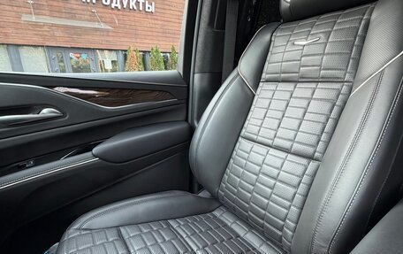 Cadillac Escalade V, 2023 год, 11 750 000 рублей, 18 фотография
