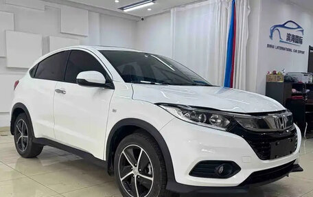 Honda Vezel, 2021 год, 1 242 000 рублей, 3 фотография