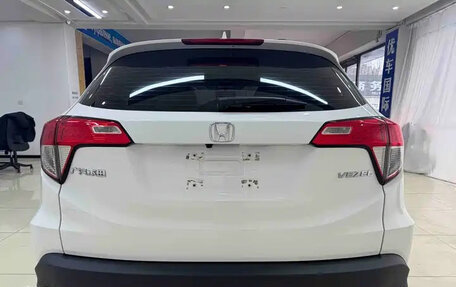 Honda Vezel, 2021 год, 1 242 000 рублей, 5 фотография