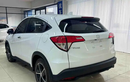 Honda Vezel, 2021 год, 1 242 000 рублей, 6 фотография