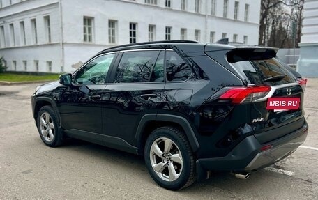 Toyota RAV4, 2019 год, 2 700 000 рублей, 4 фотография