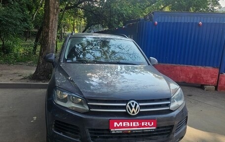 Volkswagen Touareg III, 2011 год, 1 340 000 рублей, 2 фотография