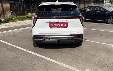 Geely Atlas, 2023 год, 2 700 000 рублей, 5 фотография