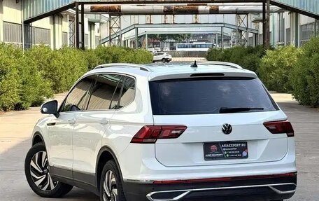 Volkswagen Tiguan II, 2022 год, 2 631 000 рублей, 6 фотография