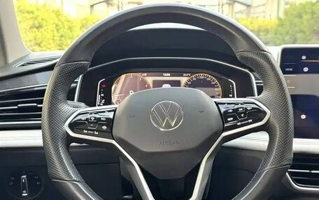 Volkswagen Tiguan II, 2022 год, 2 631 000 рублей, 9 фотография