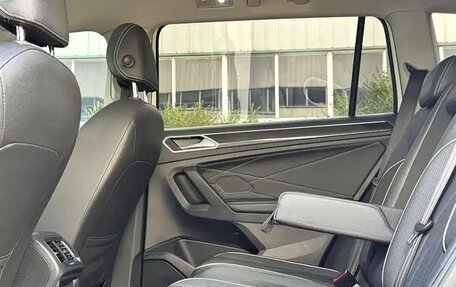 Volkswagen Tiguan II, 2022 год, 2 631 000 рублей, 13 фотография