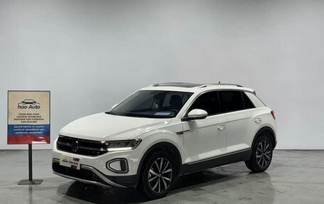 Volkswagen T-Roc I, 2023 год, 1 500 285 рублей, 1 фотография