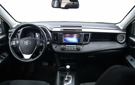 Toyota RAV4, 2018 год, 2 520 000 рублей, 12 фотография