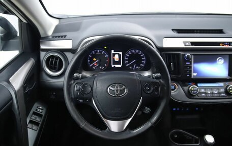 Toyota RAV4, 2018 год, 2 520 000 рублей, 13 фотография