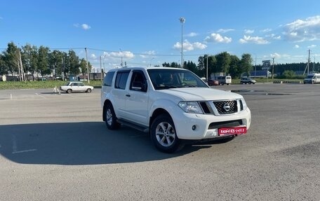 Nissan Pathfinder, 2011 год, 1 600 000 рублей, 1 фотография