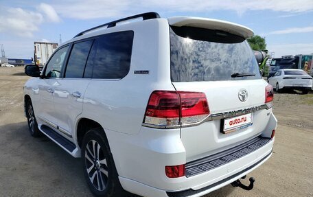 Toyota Land Cruiser 200, 2019 год, 7 950 000 рублей, 4 фотография