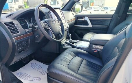 Toyota Land Cruiser 200, 2019 год, 7 950 000 рублей, 8 фотография