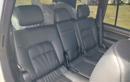 Toyota Land Cruiser 200, 2019 год, 7 950 000 рублей, 19 фотография
