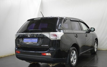 Mitsubishi Outlander III рестайлинг 3, 2014 год, 860 000 рублей, 5 фотография