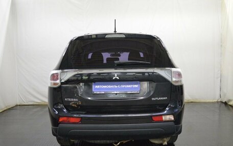 Mitsubishi Outlander III рестайлинг 3, 2014 год, 860 000 рублей, 6 фотография