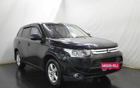 Mitsubishi Outlander III рестайлинг 3, 2014 год, 860 000 рублей, 3 фотография