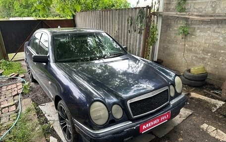 Mercedes-Benz E-Класс, 1998 год, 300 005 рублей, 3 фотография