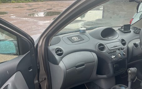 Toyota Vitz, 2000 год, 380 000 рублей, 8 фотография