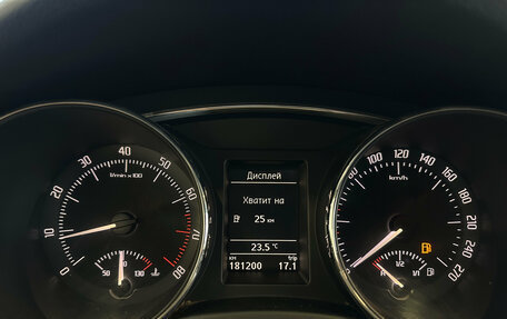 Skoda Superb III рестайлинг, 2010 год, 850 000 рублей, 11 фотография