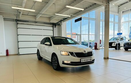 Skoda Octavia, 2018 год, 1 999 000 рублей, 8 фотография