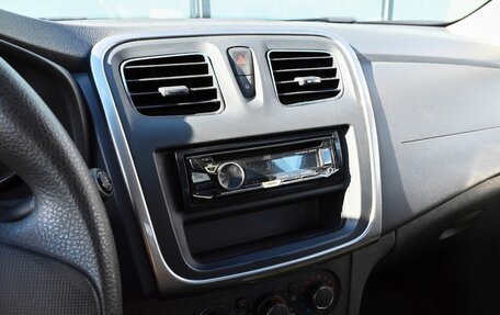 Renault Logan II, 2016 год, 745 000 рублей, 10 фотография