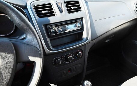 Renault Logan II, 2016 год, 745 000 рублей, 9 фотография