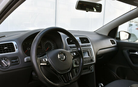 Volkswagen Polo VI (EU Market), 2017 год, 985 000 рублей, 14 фотография