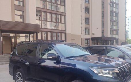 Toyota Land Cruiser Prado 150 рестайлинг 2, 2021 год, 6 980 000 рублей, 3 фотография