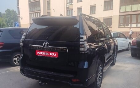 Toyota Land Cruiser Prado 150 рестайлинг 2, 2021 год, 6 980 000 рублей, 4 фотография