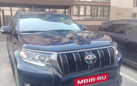 Toyota Land Cruiser Prado 150 рестайлинг 2, 2021 год, 6 980 000 рублей, 2 фотография