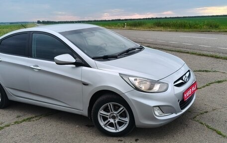 Hyundai Solaris II рестайлинг, 2012 год, 500 000 рублей, 1 фотография
