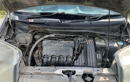 Honda Mobilio I, 2002 год, 280 000 рублей, 5 фотография