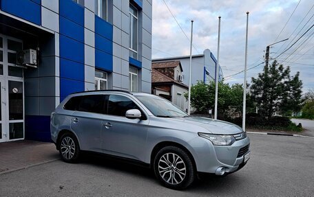 Mitsubishi Outlander III рестайлинг 3, 2013 год, 1 550 000 рублей, 3 фотография