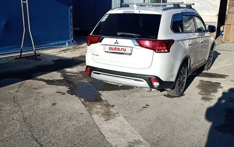 Mitsubishi Outlander III рестайлинг 3, 2020 год, 2 299 000 рублей, 3 фотография