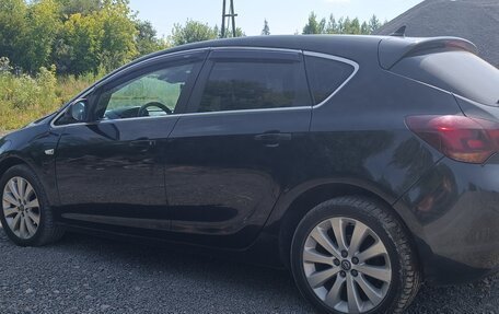 Opel Astra J, 2012 год, 620 000 рублей, 2 фотография