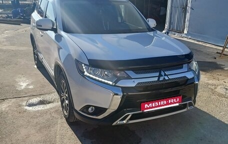Mitsubishi Outlander III рестайлинг 3, 2020 год, 2 299 000 рублей, 5 фотография