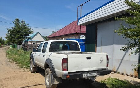 Nissan NP300, 2012 год, 1 100 000 рублей, 23 фотография