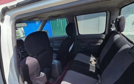 Nissan NP300, 2012 год, 1 100 000 рублей, 24 фотография