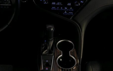 Toyota Camry, 2020 год, 3 049 000 рублей, 10 фотография