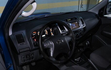 Toyota Hilux VII, 2011 год, 1 850 000 рублей, 10 фотография