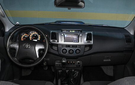 Toyota Hilux VII, 2011 год, 1 850 000 рублей, 16 фотография