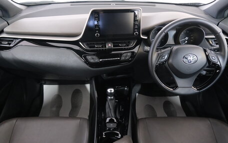 Toyota C-HR I рестайлинг, 2019 год, 2 089 000 рублей, 13 фотография