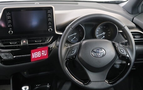 Toyota C-HR I рестайлинг, 2019 год, 2 089 000 рублей, 11 фотография