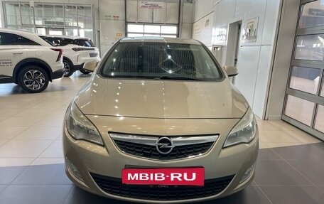 Opel Astra J, 2010 год, 669 000 рублей, 2 фотография
