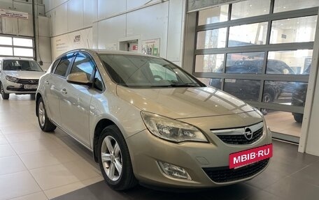 Opel Astra J, 2010 год, 669 000 рублей, 3 фотография