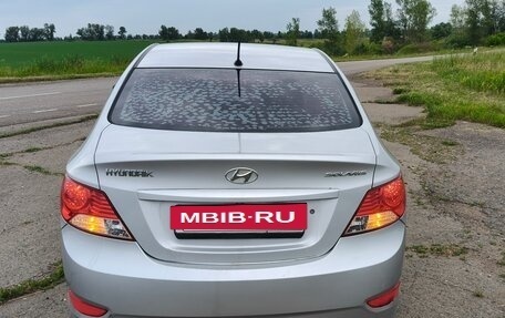 Hyundai Solaris II рестайлинг, 2012 год, 500 000 рублей, 4 фотография