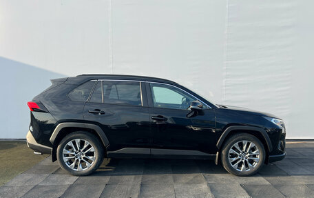 Toyota RAV4, 2021 год, 3 970 000 рублей, 5 фотография