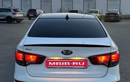 KIA Rio III рестайлинг, 2015 год, 1 100 000 рублей, 13 фотография